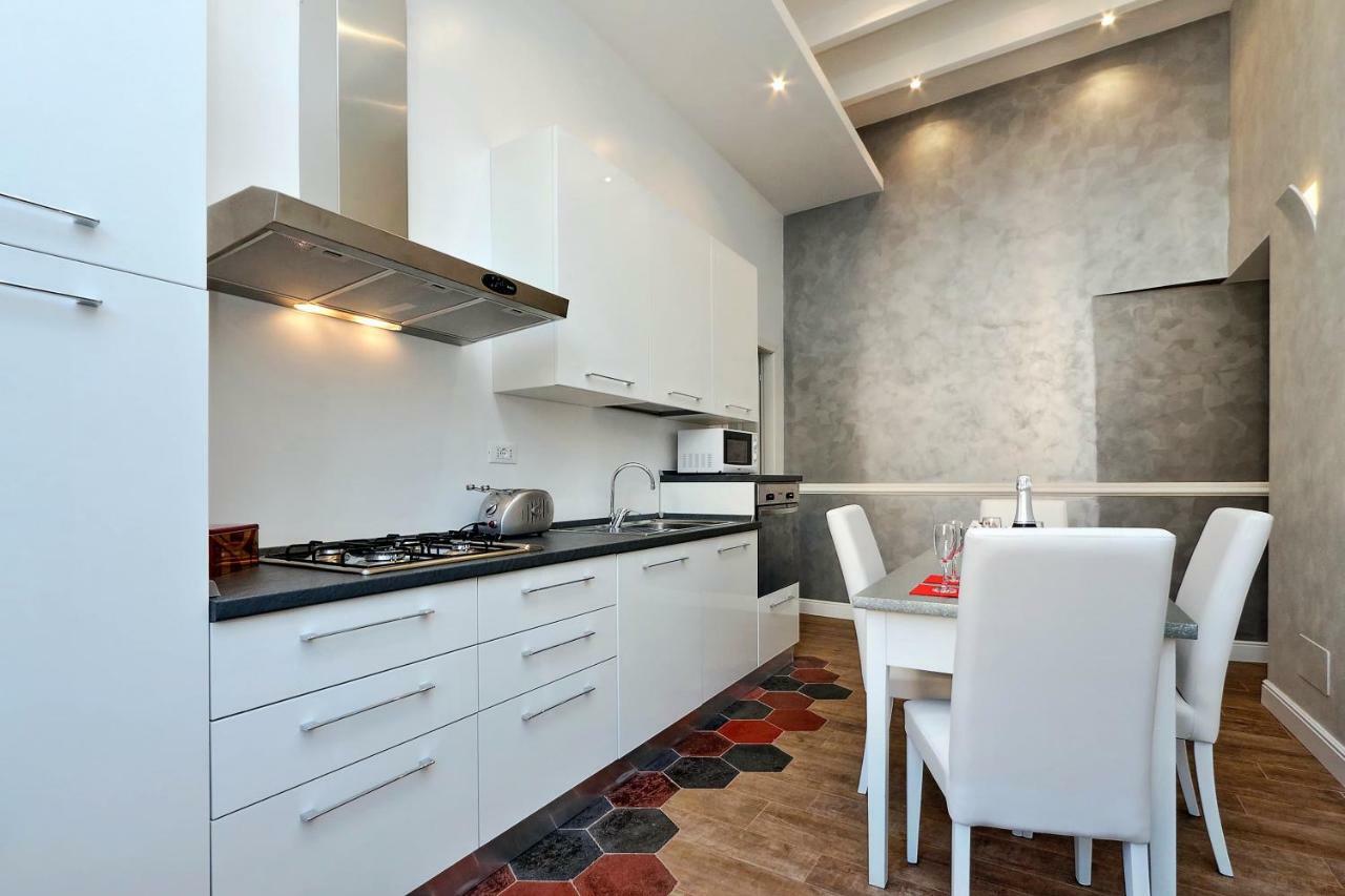 Apartamento Luxury Sabina 50 Mt From Trevi Fountain *